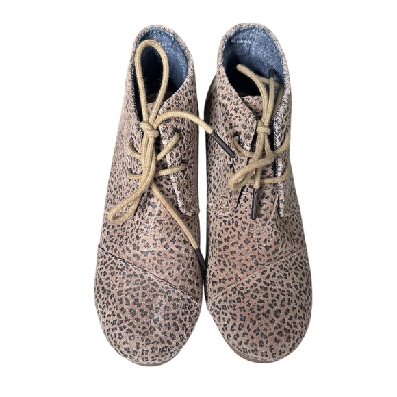Toms Suede Desert Wedge Heeled Bootie Cheetah Print Size 6 - Picture 7 of 12
